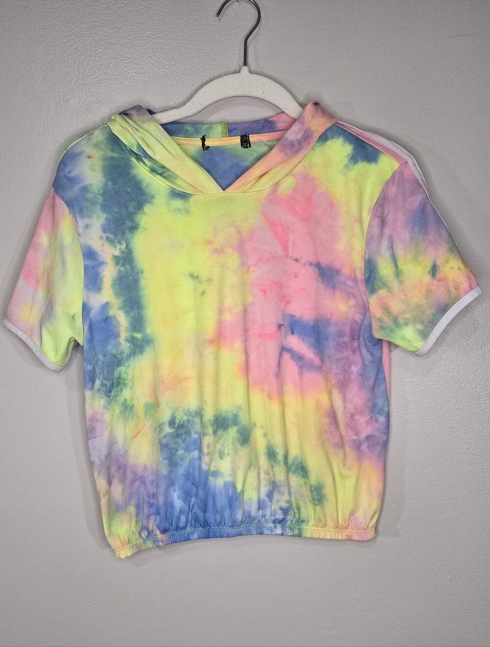 Cropped Tie-Dye Short Sleeve Hooded Top - Pastel Multicolor Size Med